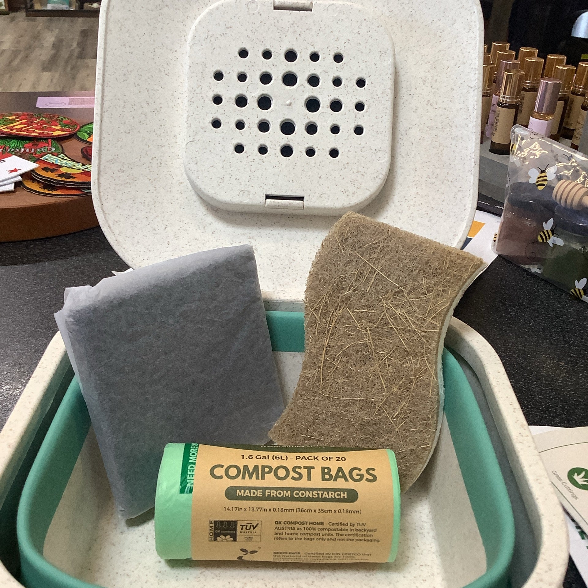 Airnex Compost Bin with Filter, Sponge, and Bags